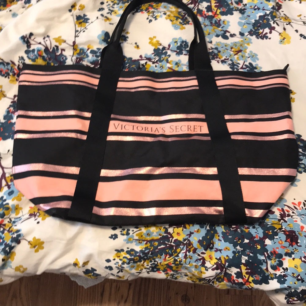 Victoria’s Secret travel bag